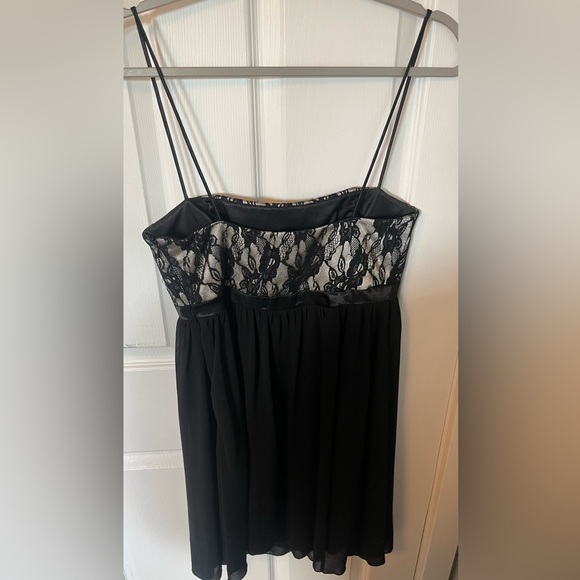 Cache Black Lace Formal Cocktail Spaghetti Strap Dress, 6 - Picture 2 of 5